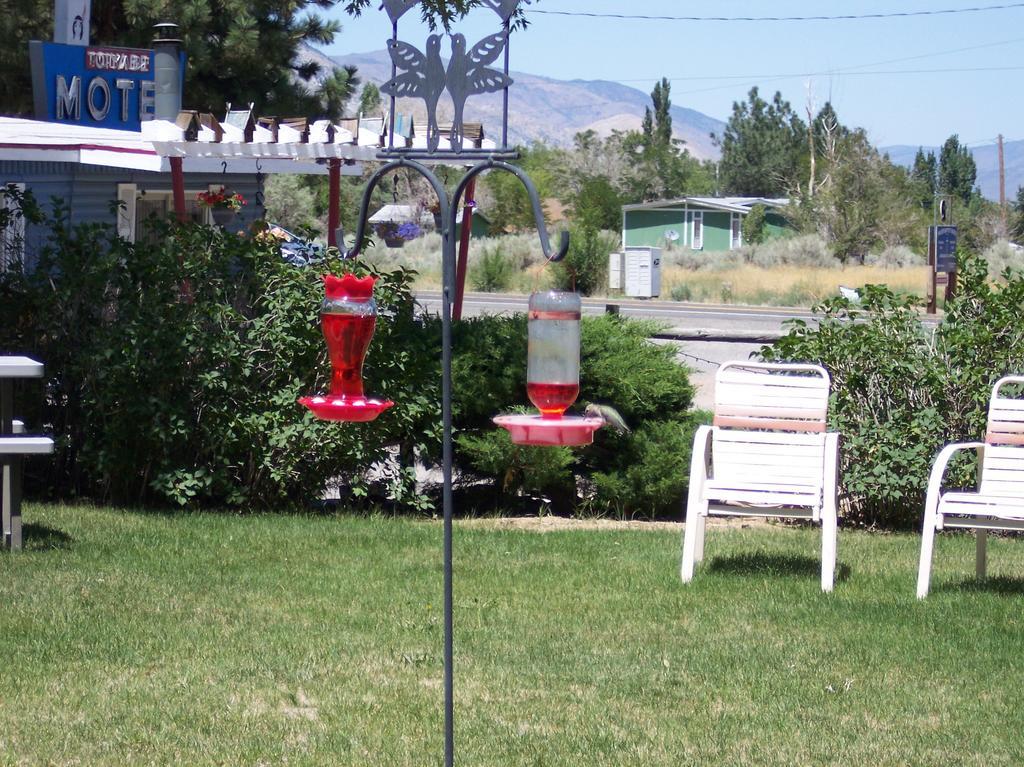 Toiyabe Motel Walker Экстерьер фото